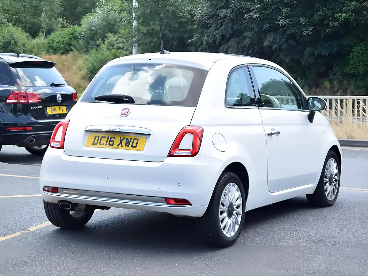 Used 2016 Fiat 500 Lounge White - Interior and Exterior details 9