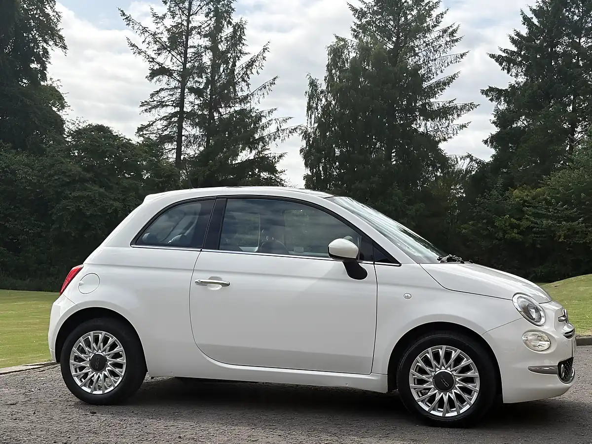 Used 2016 Fiat 500 Lounge White - Interior and Exterior details 12