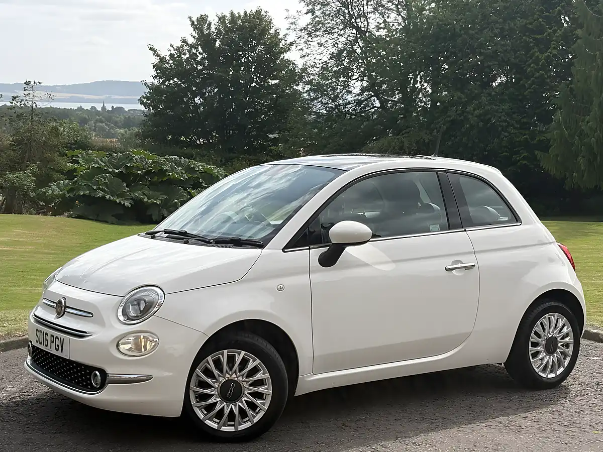Used 2016 Fiat 500 Lounge White - Interior and Exterior details 2
