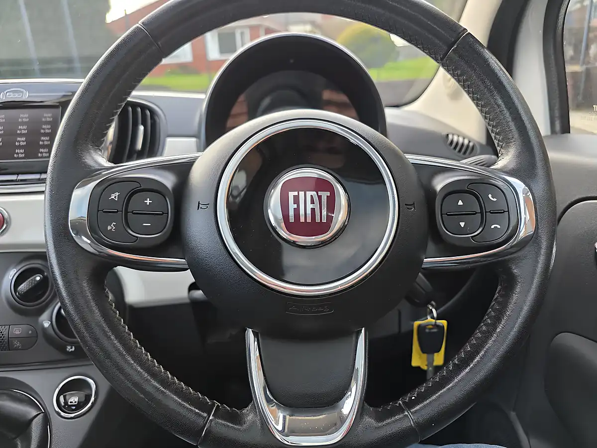 Used 2016 Fiat 500 Lounge White - Interior and Exterior details 12