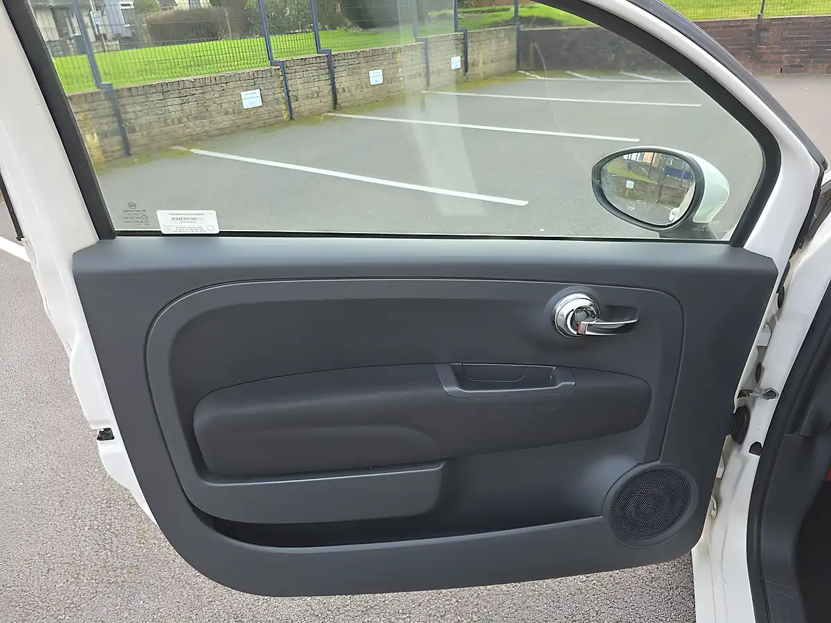 Used 2016 Fiat 500 Lounge White - Interior and Exterior details 19