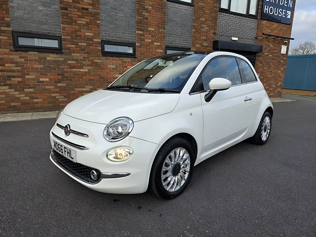 Used 2016 Fiat 500 Lounge White - Interior and Exterior details 2