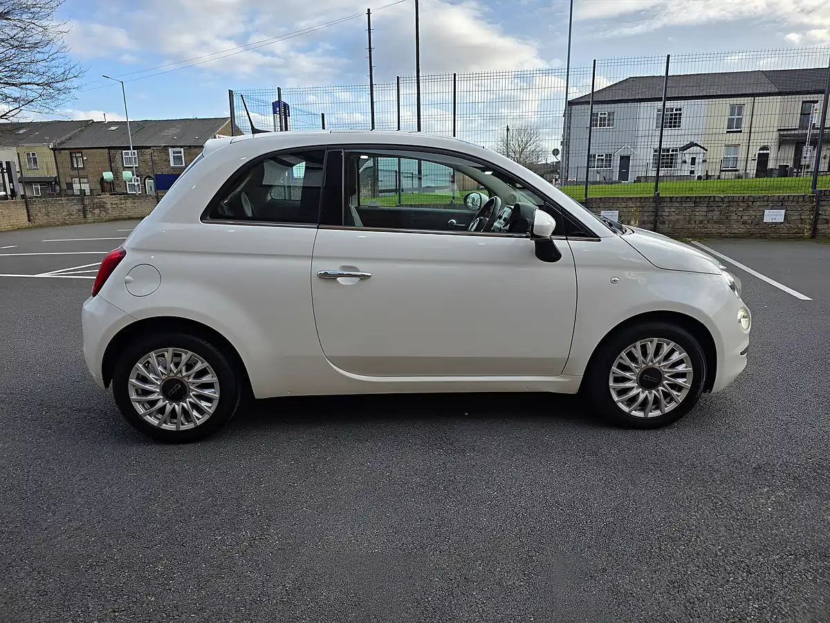 Used 2016 Fiat 500 Lounge White - Interior and Exterior details 5