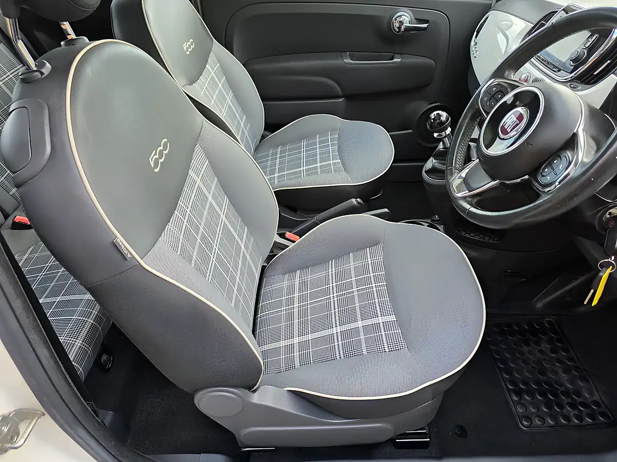 Used 2016 Fiat 500 Lounge White - Interior and Exterior details 9