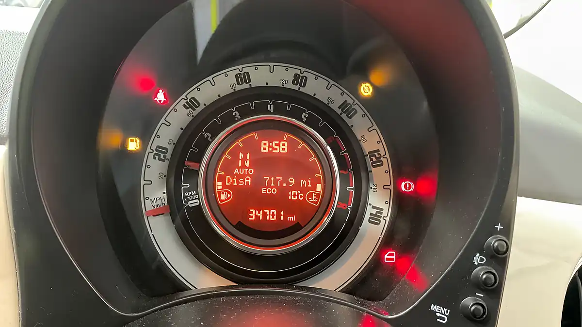 Used 2016 Fiat 500 Lounge White - Interior and Exterior details 11