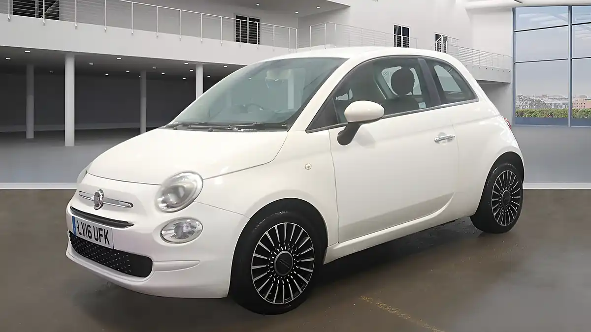 Used 2016 Fiat 500 Lounge White - Interior and Exterior details 2