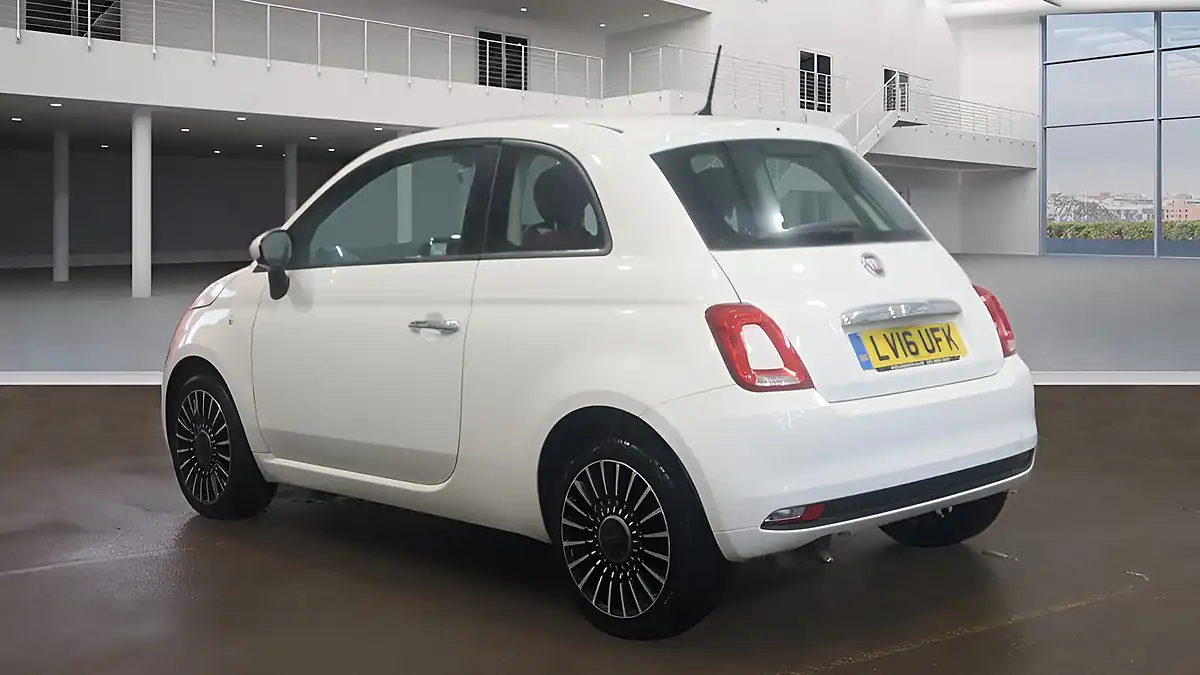 Used 2016 Fiat 500 Lounge White - Interior and Exterior details 4