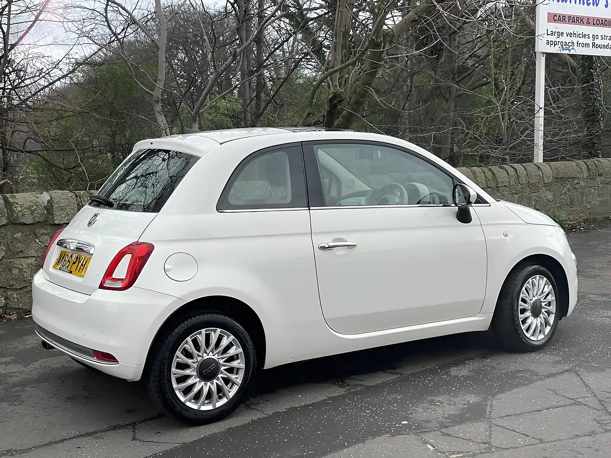 Used 2016 Fiat 500 Lounge White - Interior and Exterior details 3
