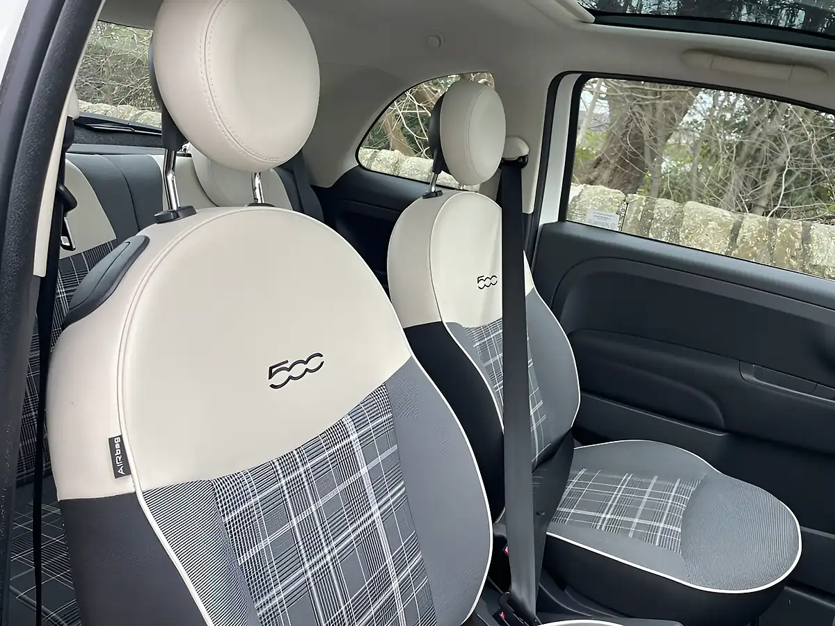Used 2016 Fiat 500 Lounge White - Interior and Exterior details 7