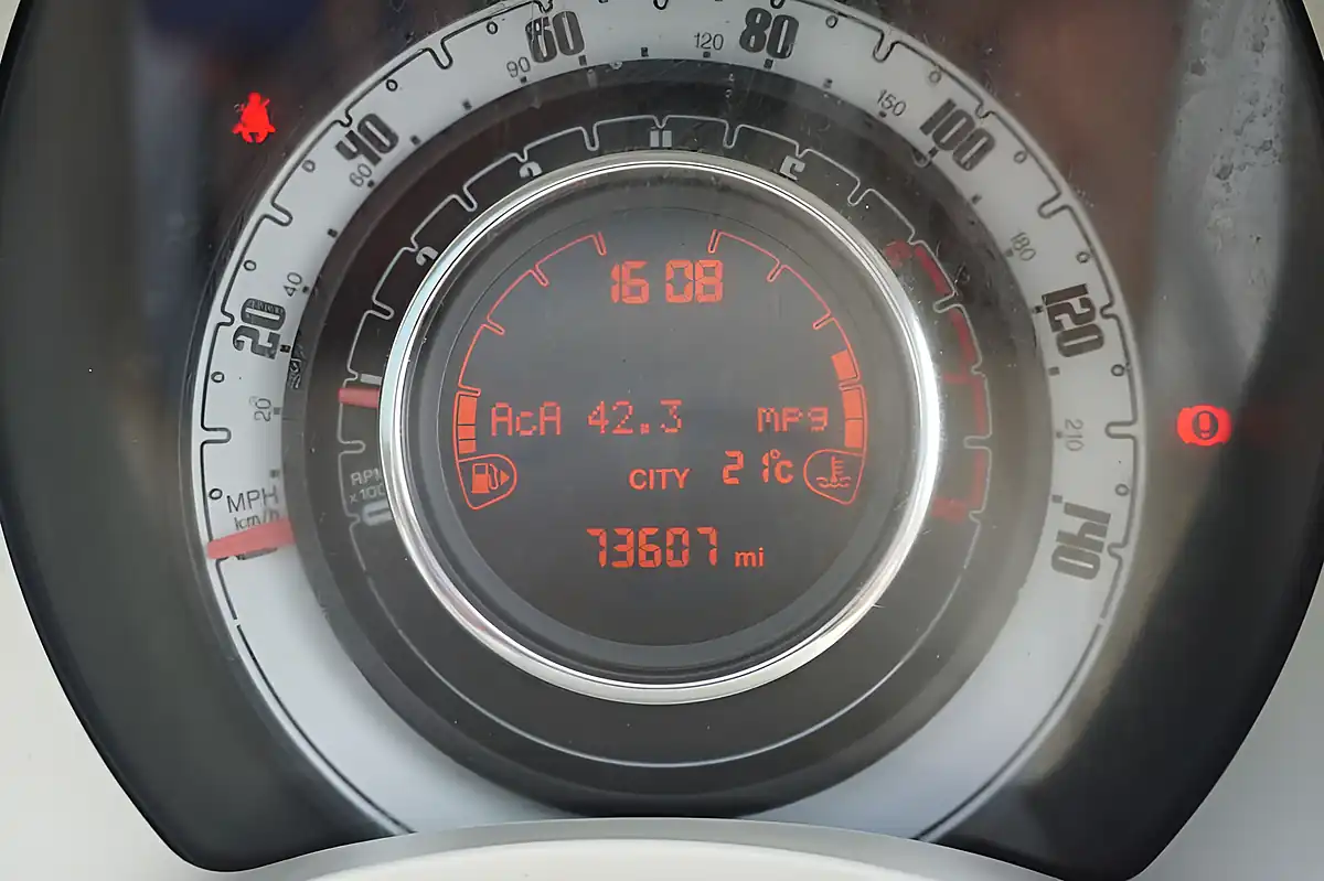 Used 2016 Fiat 500 Lounge White - Interior and Exterior details 14
