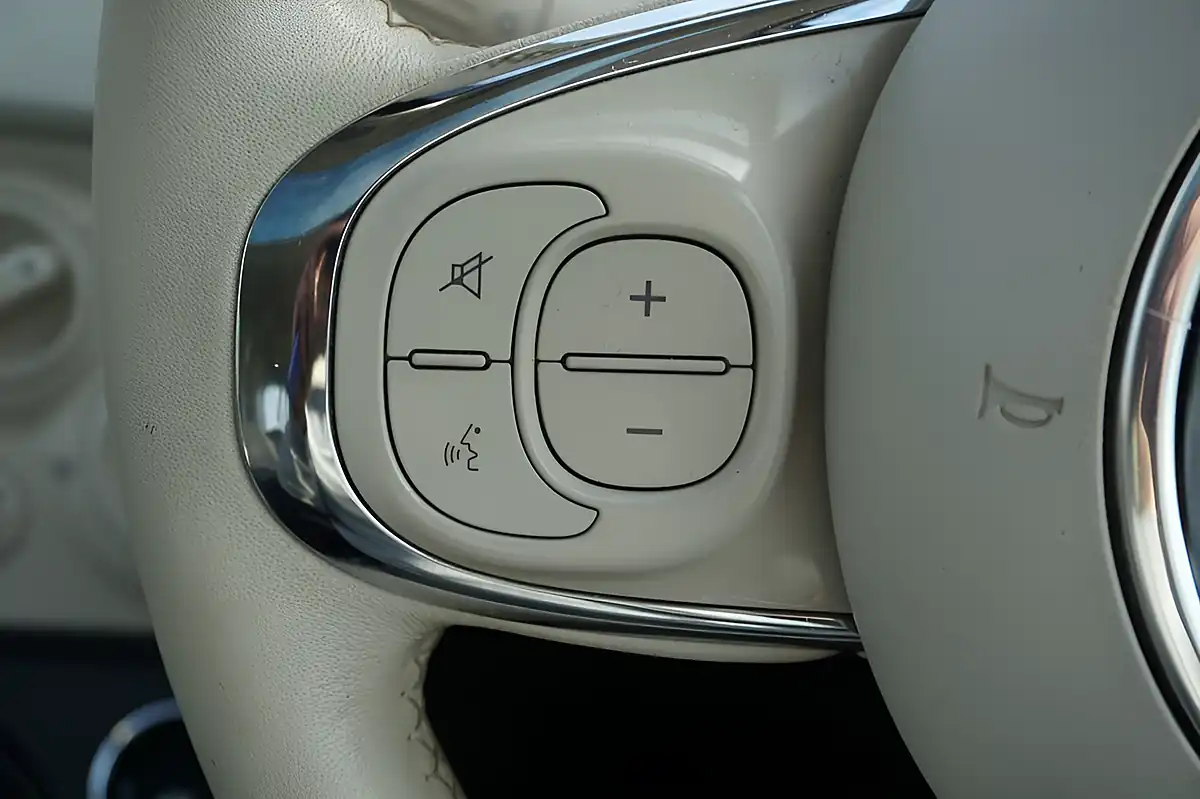 Used 2016 Fiat 500 Lounge White - Interior and Exterior details 19