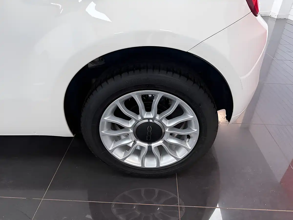 Used 2016 Fiat 500 Pop Star White - Interior and Exterior details 10