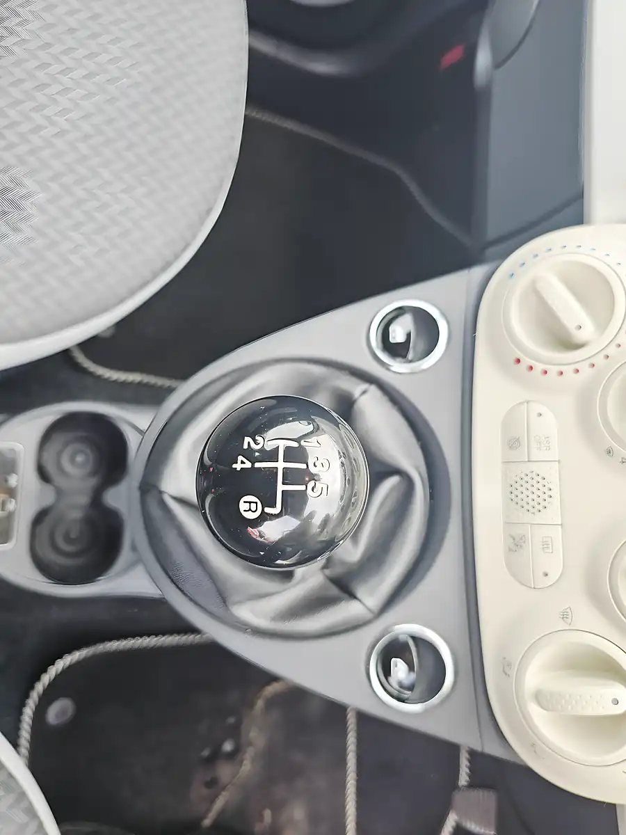 Used 2016 Fiat 500 Pop White - Interior and Exterior details 10
