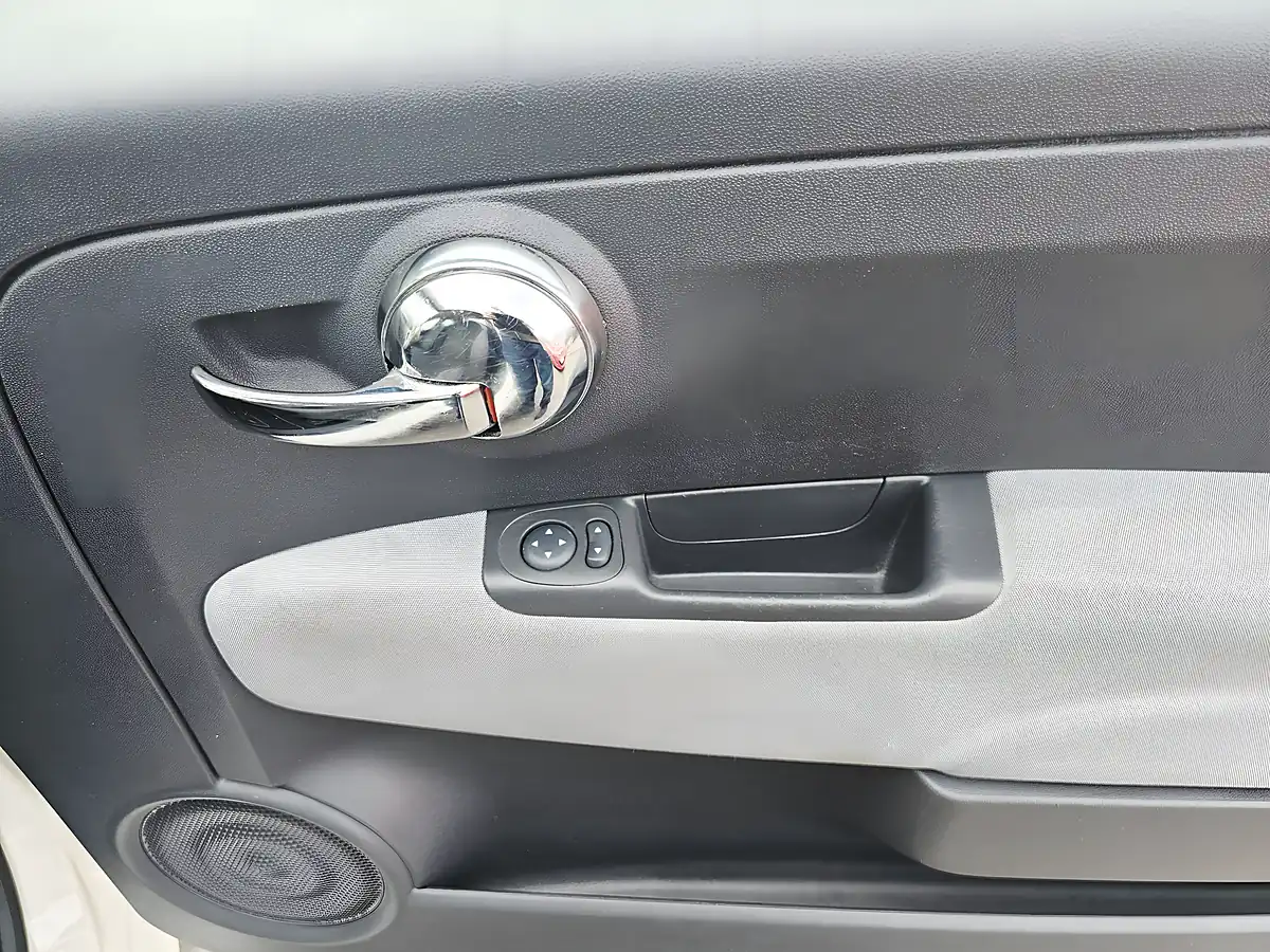 Used 2016 Fiat 500 Pop White - Interior and Exterior details 14