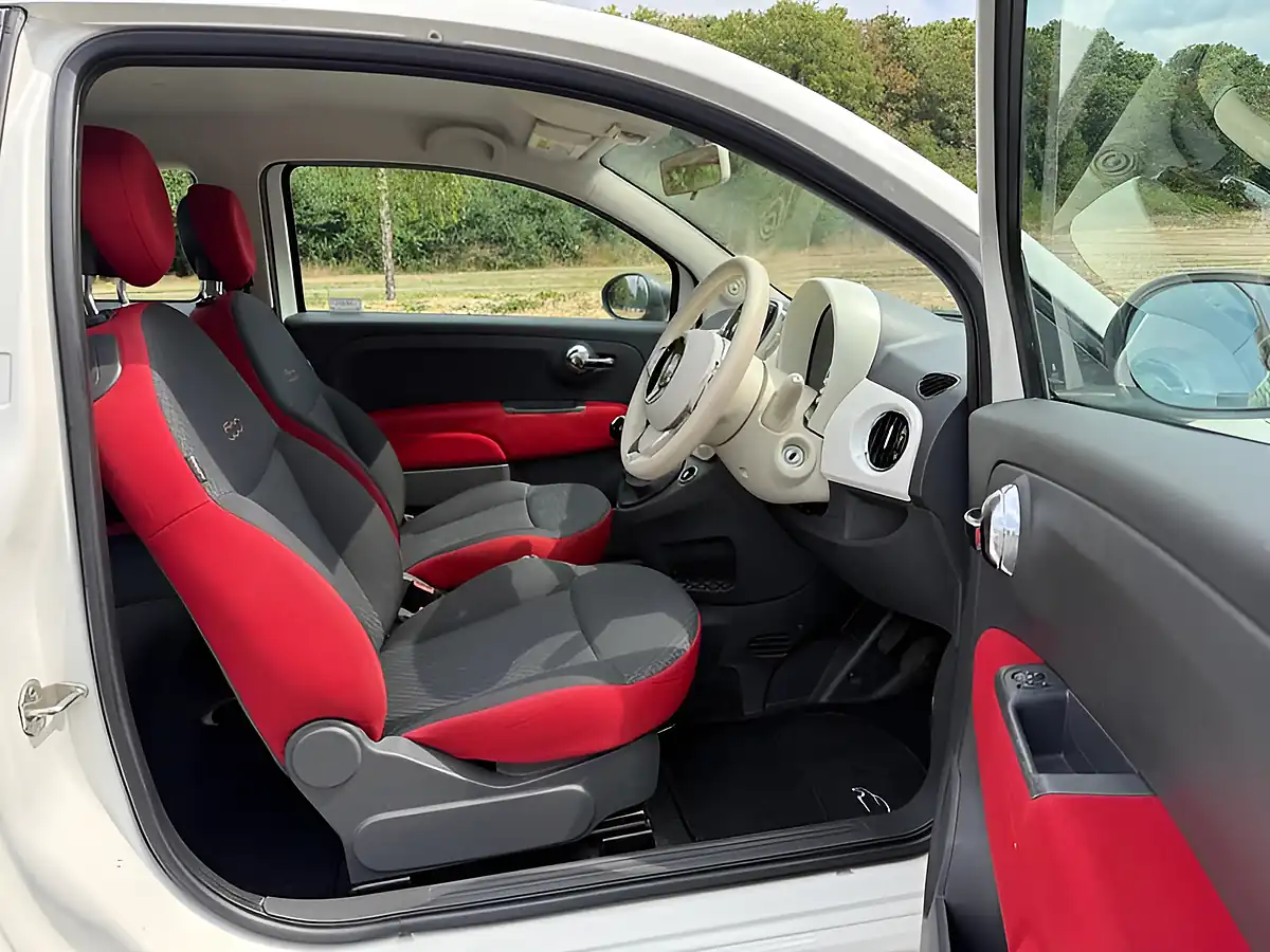 Used 2016 Fiat 500 Pop White - Interior and Exterior details 11