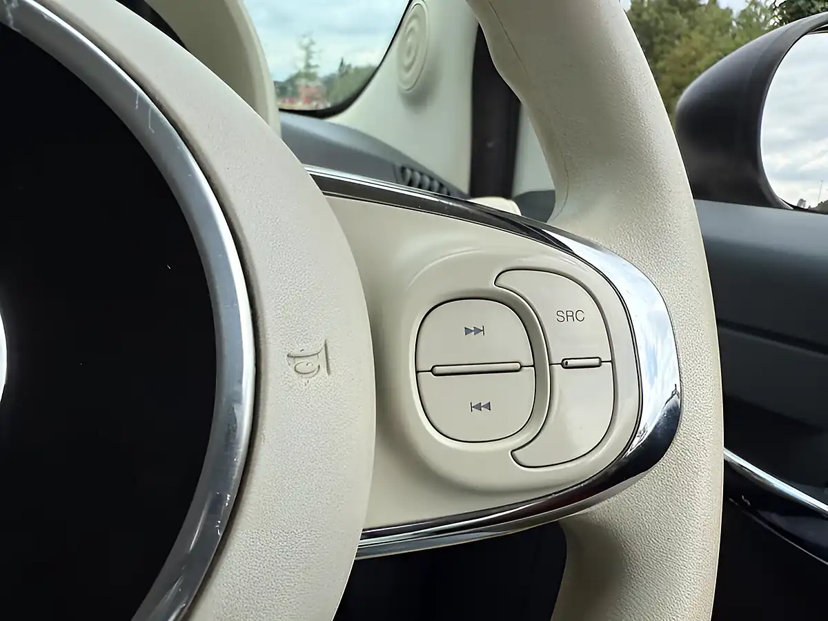 Used 2016 Fiat 500 Pop White - Interior and Exterior details 14