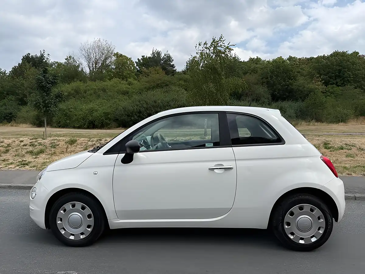 Used 2016 Fiat 500 Pop White - Interior and Exterior details 4
