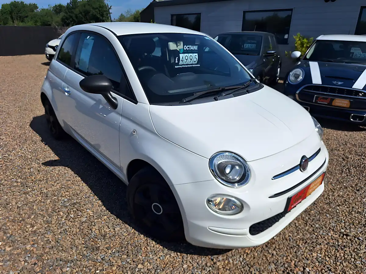 Used 2016 Fiat 500 Pop White - Front View