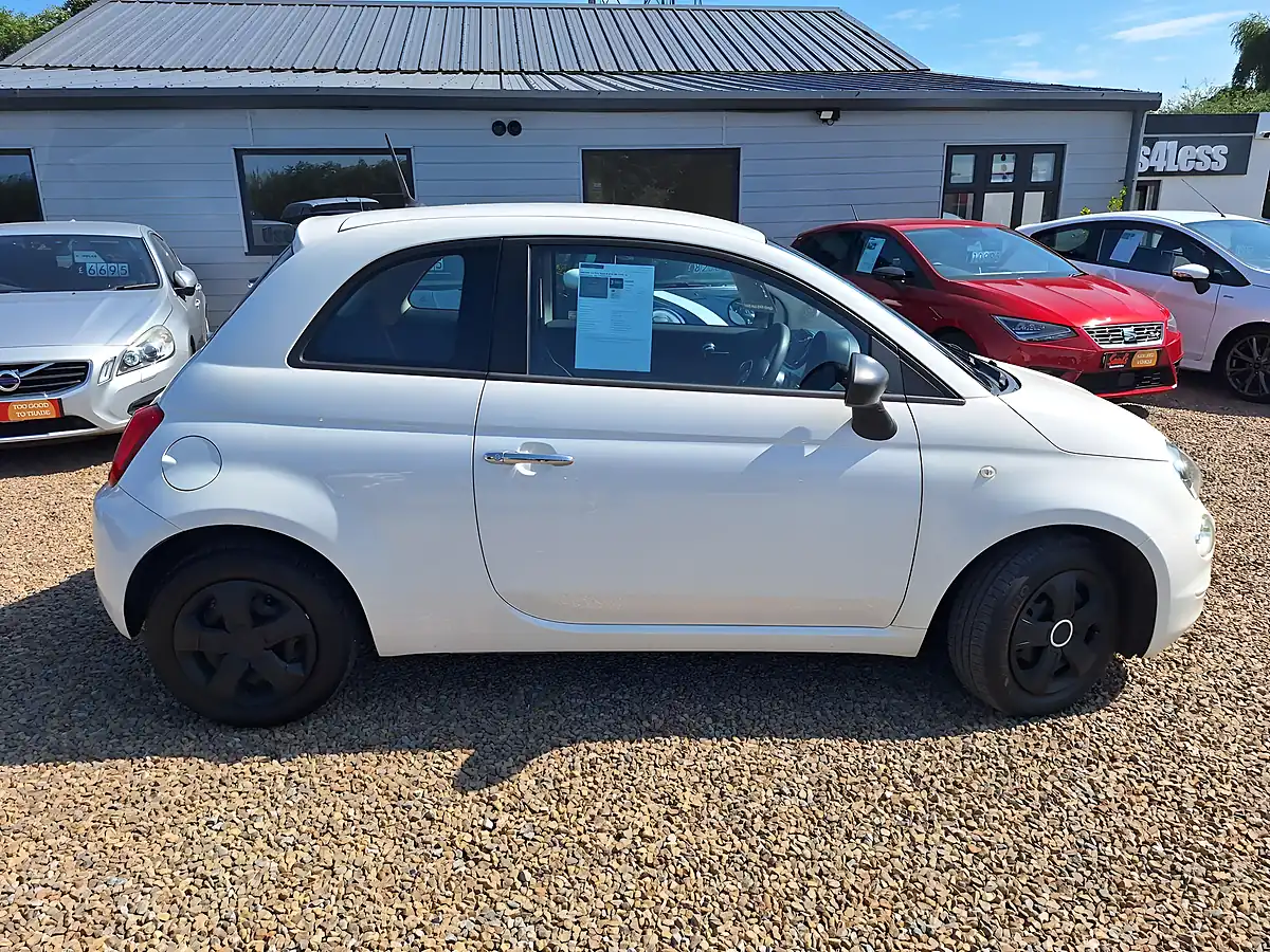 Used 2016 Fiat 500 Pop White - Interior and Exterior details 15