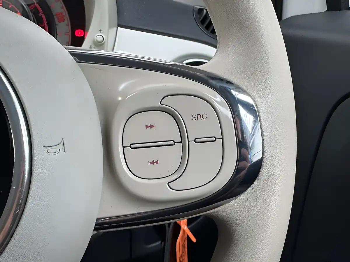 Used 2016 Fiat 500 Pop White - Interior and Exterior details 16