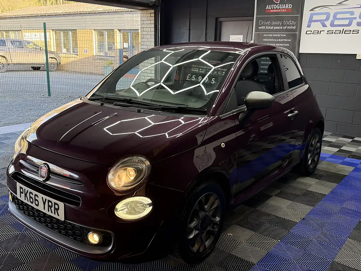 Used 2016 Fiat 500 S Red - Interior and Exterior details 5