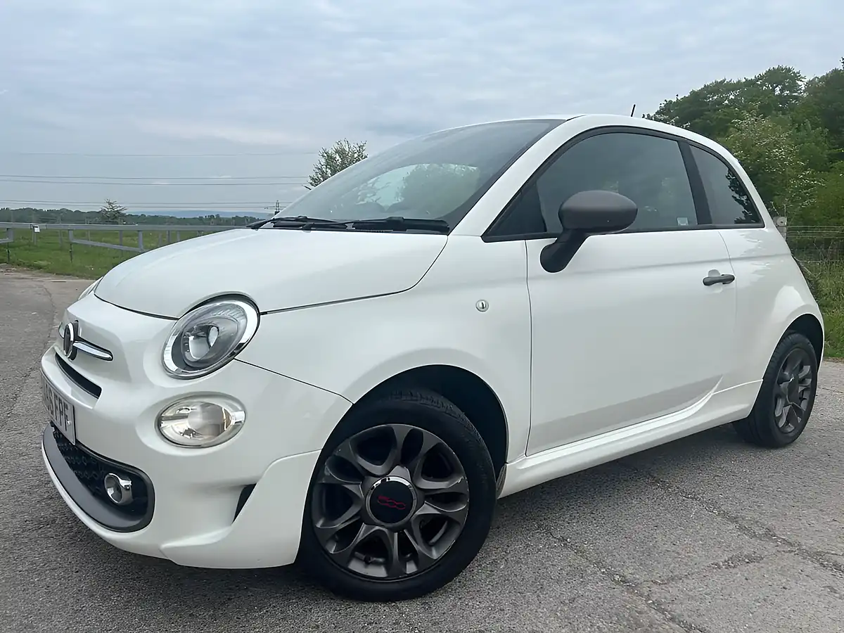 Used 2016 Fiat 500 S White - Interior and Exterior details 4