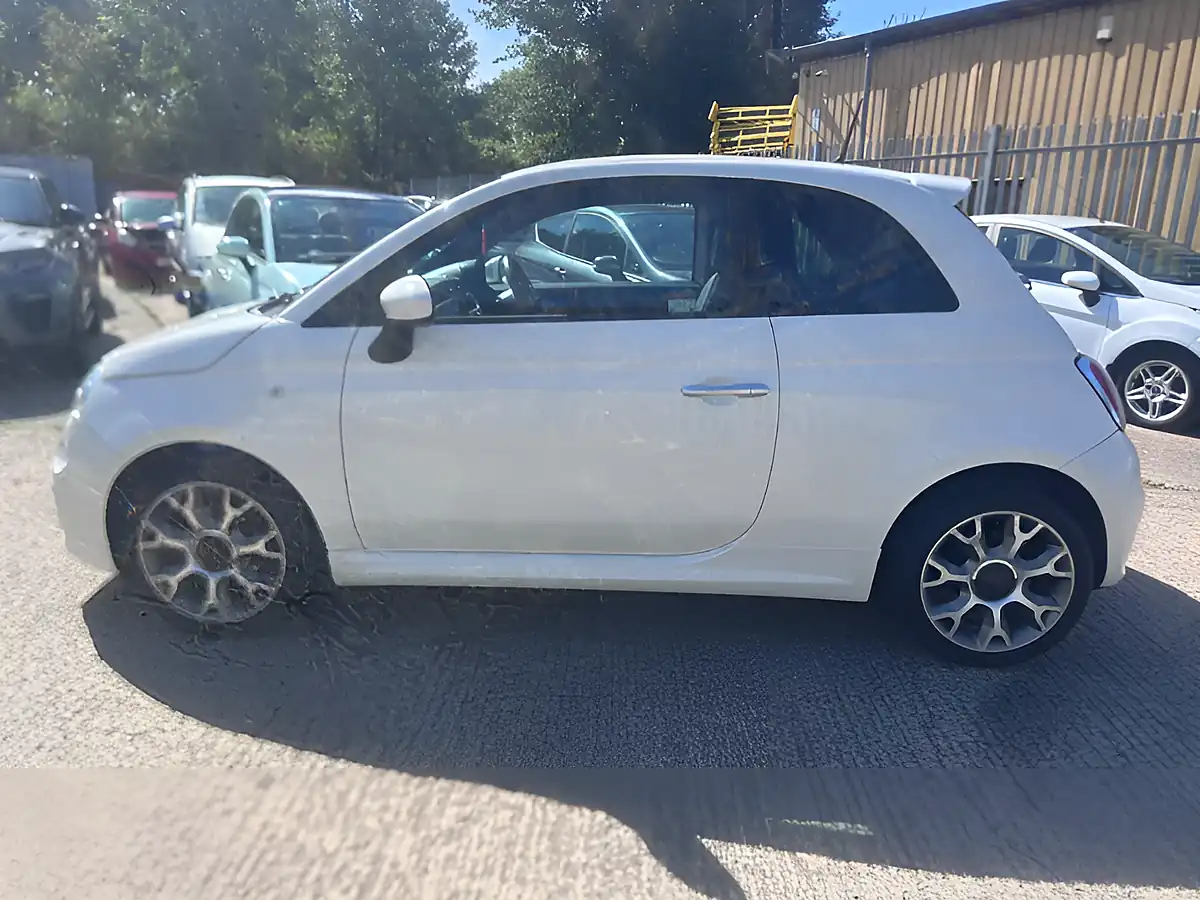 Used 2016 Fiat 500 S White - Interior and Exterior details 3