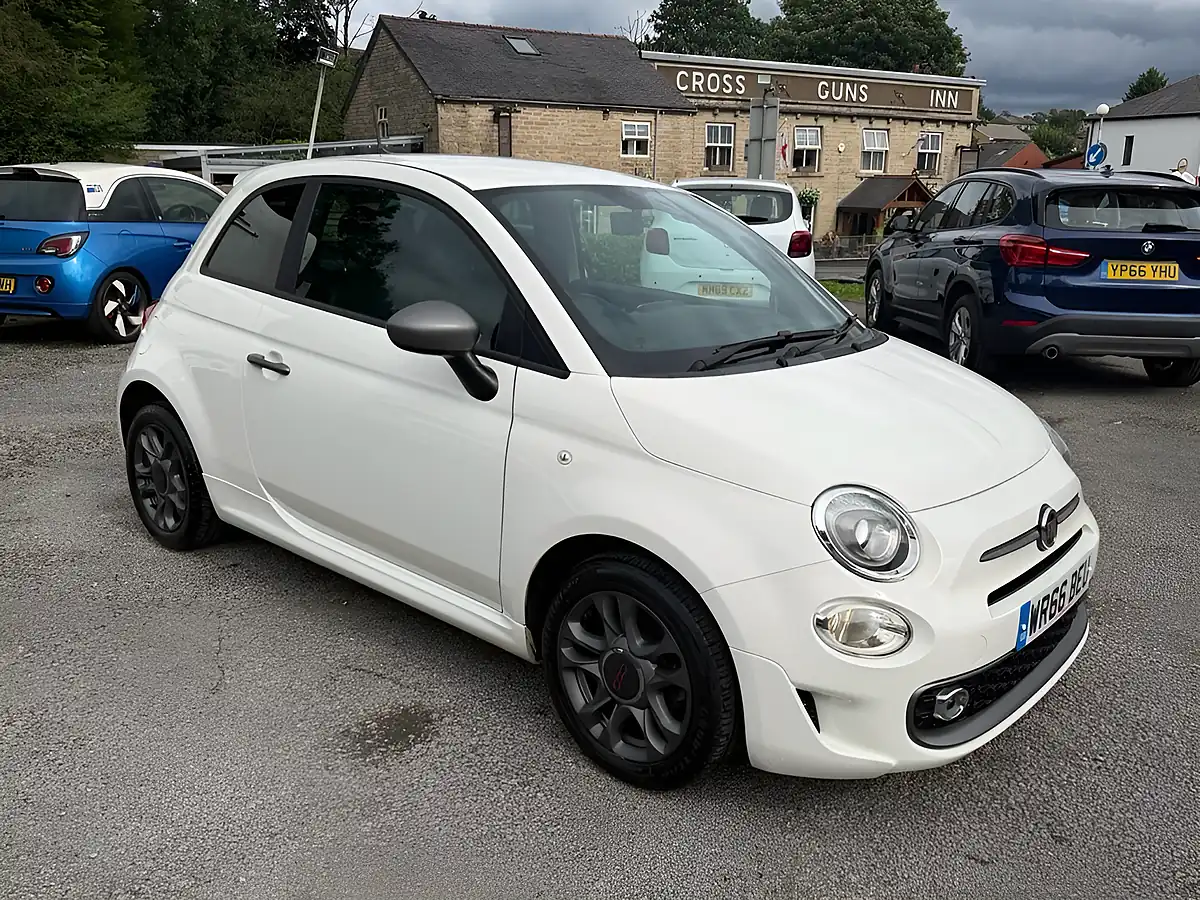 Used 2016 Fiat 500 S White - Interior and Exterior details 6
