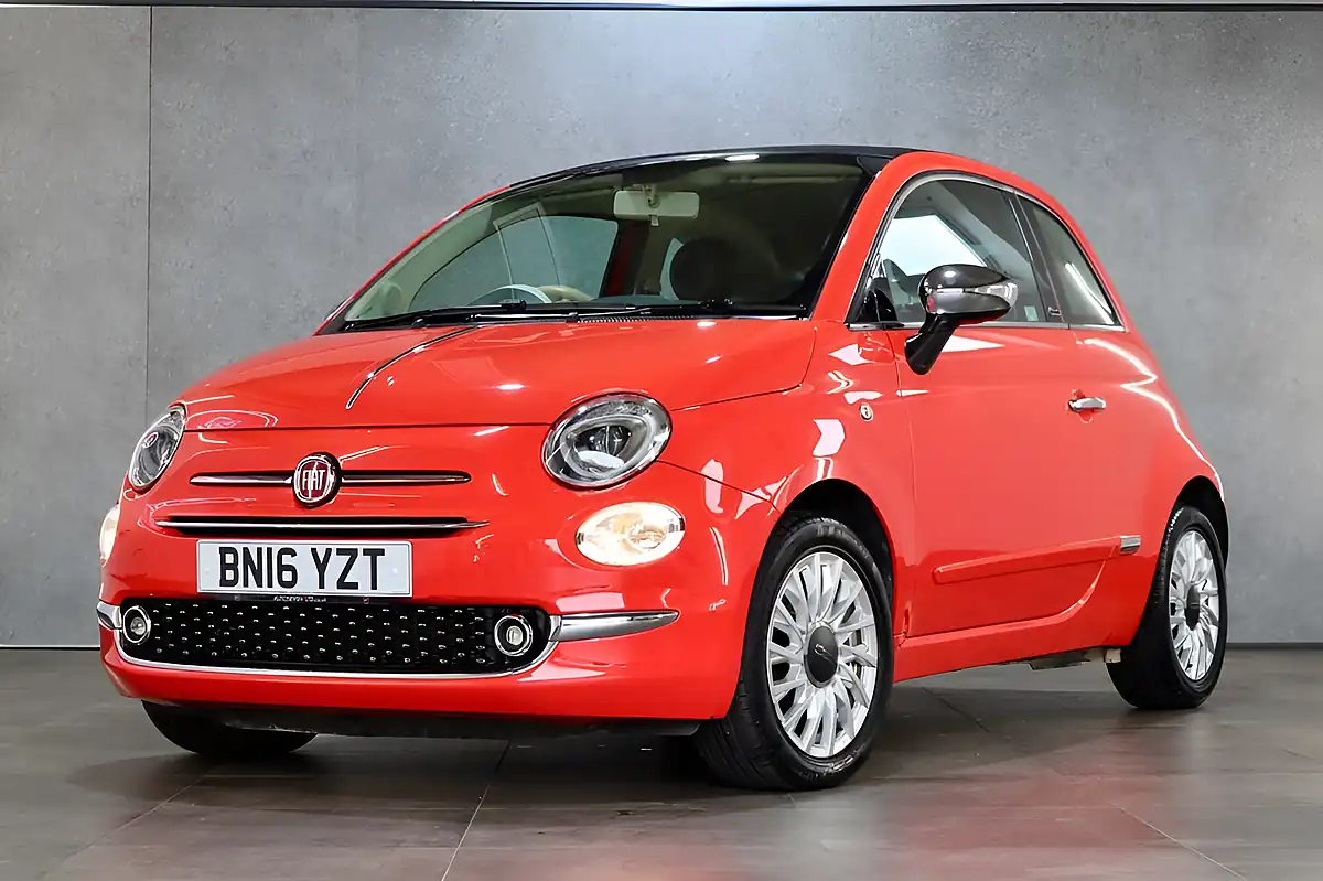 Used 2016 Fiat 500c Lounge Pink - Interior and Exterior details 9