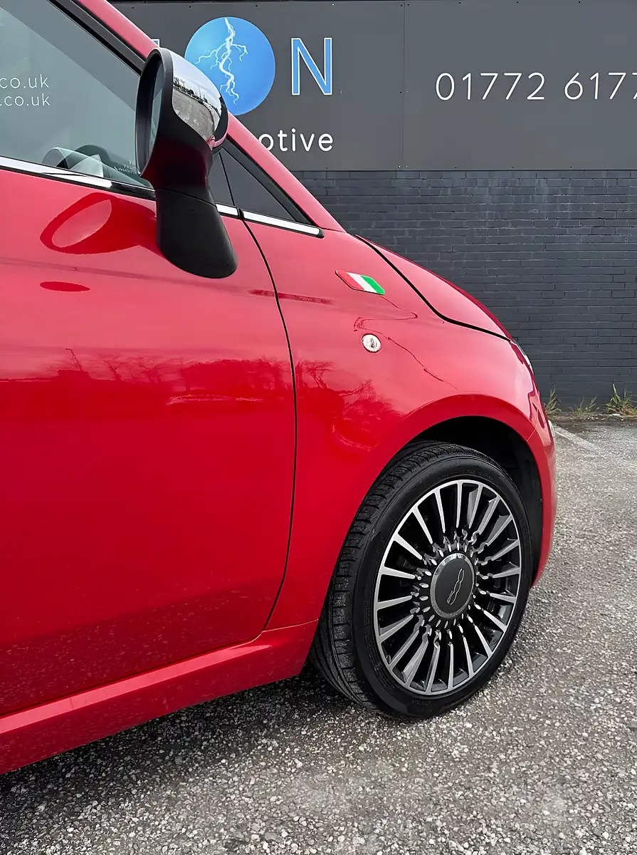 Used 2016 Fiat 500c Lounge Red - Interior and Exterior details 7