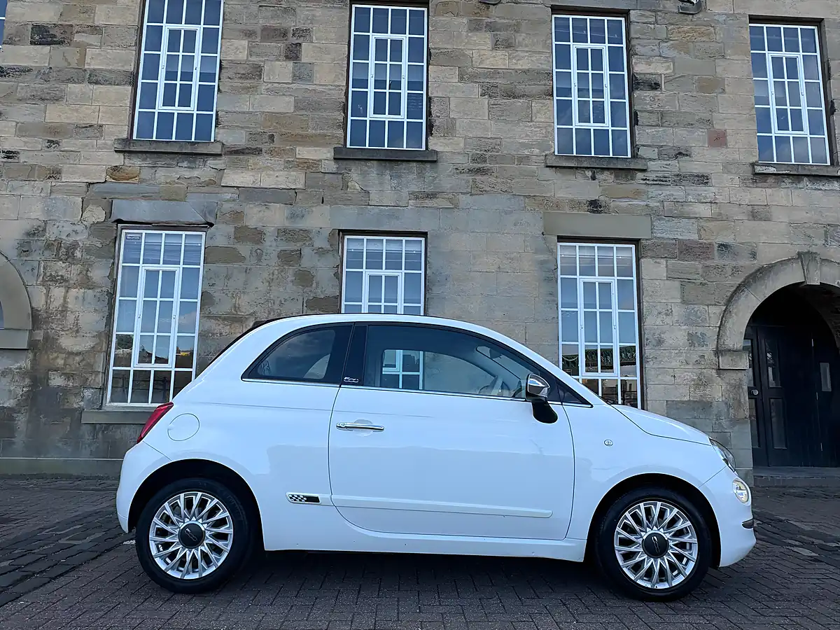 Used 2016 Fiat 500C Lounge White - Interior and Exterior details 15