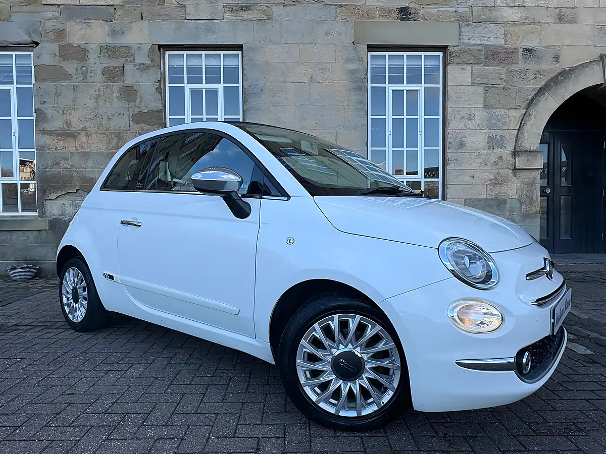 Used 2016 Fiat 500C Lounge White - Interior and Exterior details 3