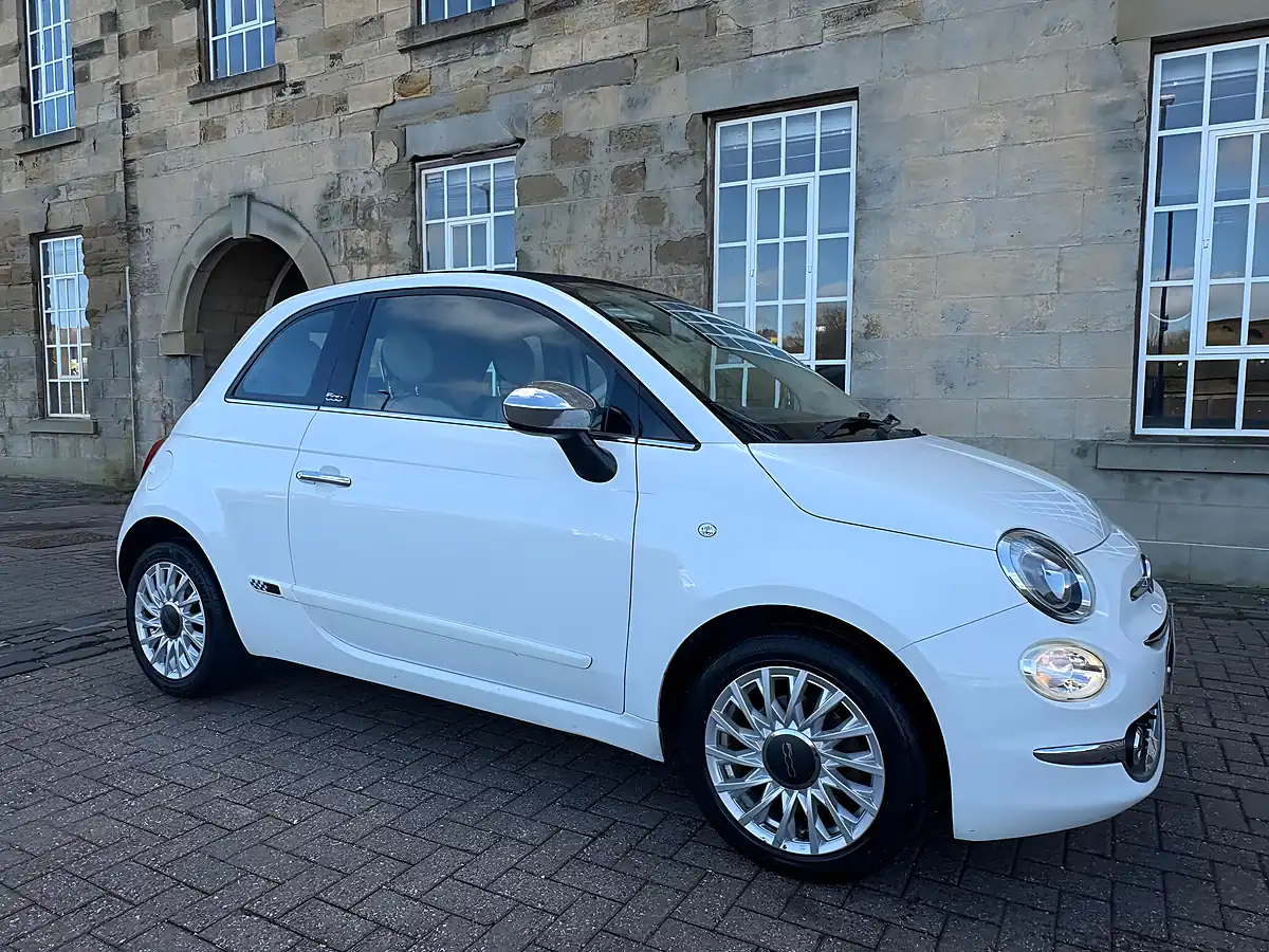 Used 2016 Fiat 500C Lounge White - Interior and Exterior details 7