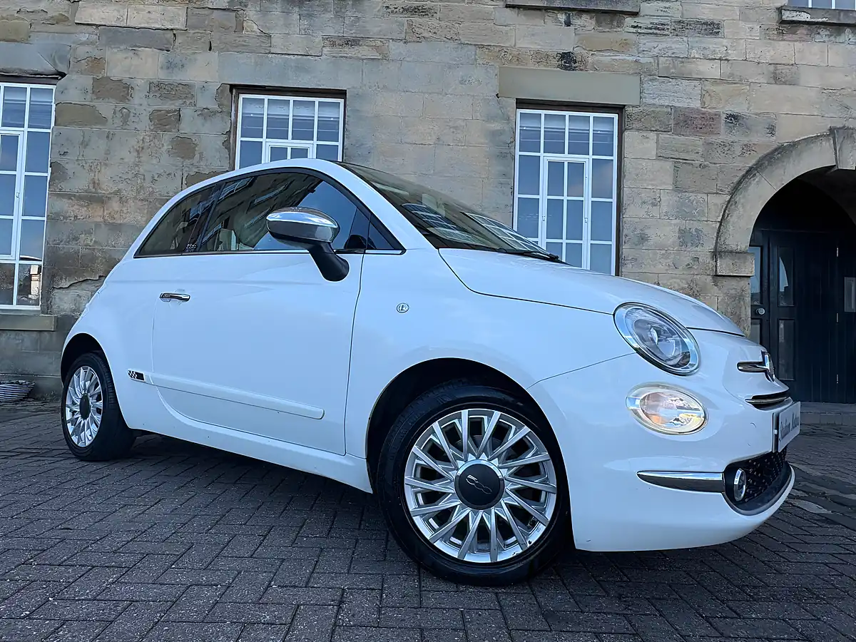 Used 2016 Fiat 500C Lounge White - Interior and Exterior details 9