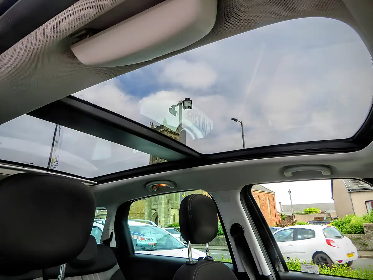 Used 2016 Fiat 500L Lounge Metallic Grey - Interior and Exterior details 16