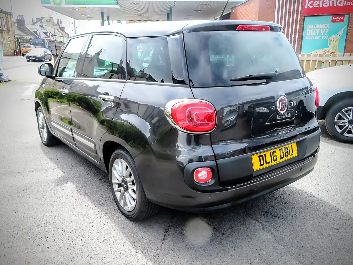 Used 2016 Fiat 500L Lounge Metallic Grey - Interior and Exterior details 6