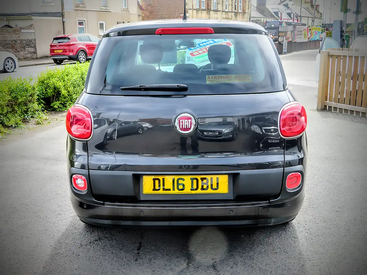 Used 2016 Fiat 500L Lounge Metallic Grey - Interior and Exterior details 7