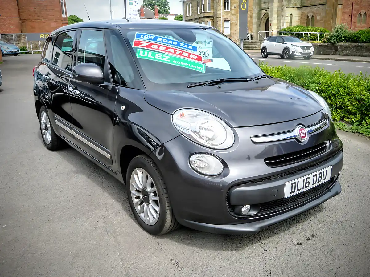 Used 2016 Fiat 500L Lounge Metallic Grey - Interior and Exterior details 9