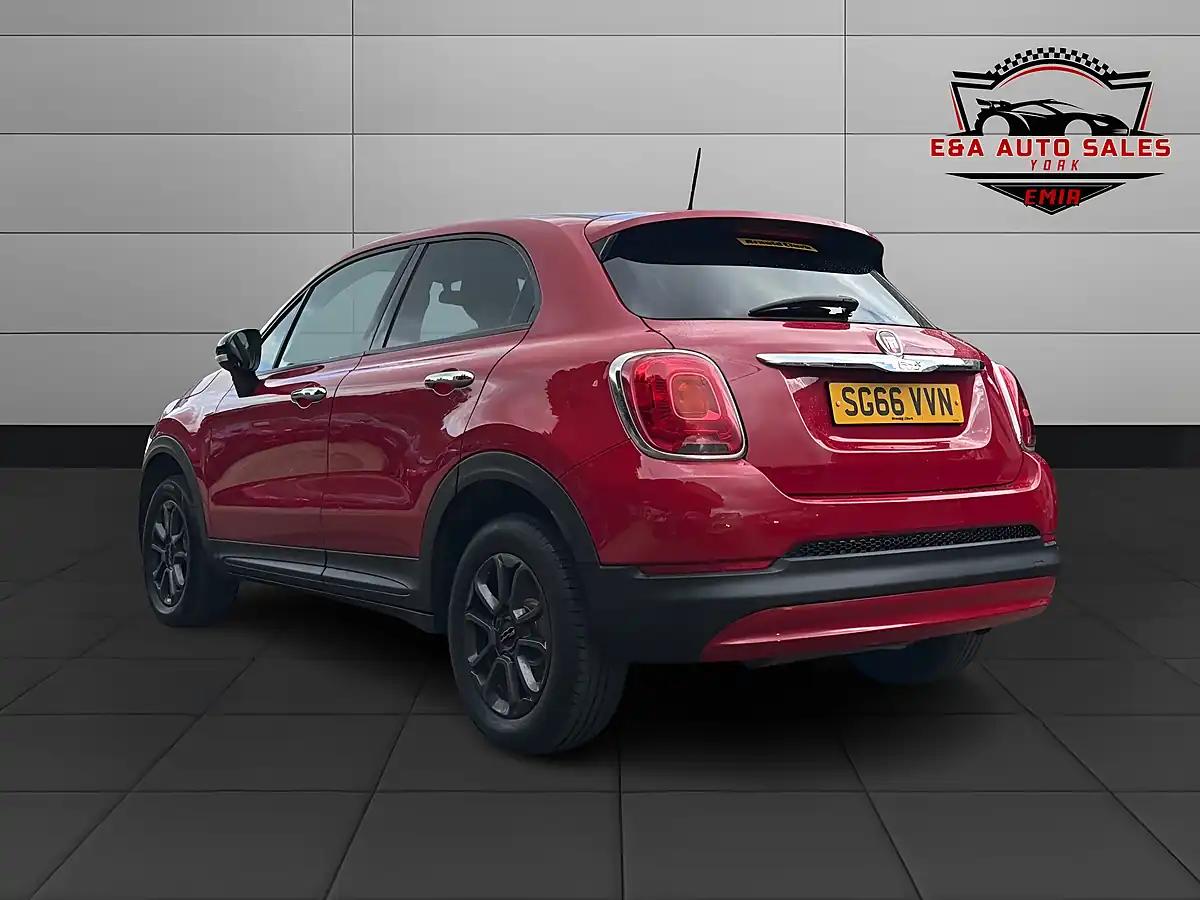Used 2016 Fiat 500X City Look Pop Red - Interior and Exterior details 5