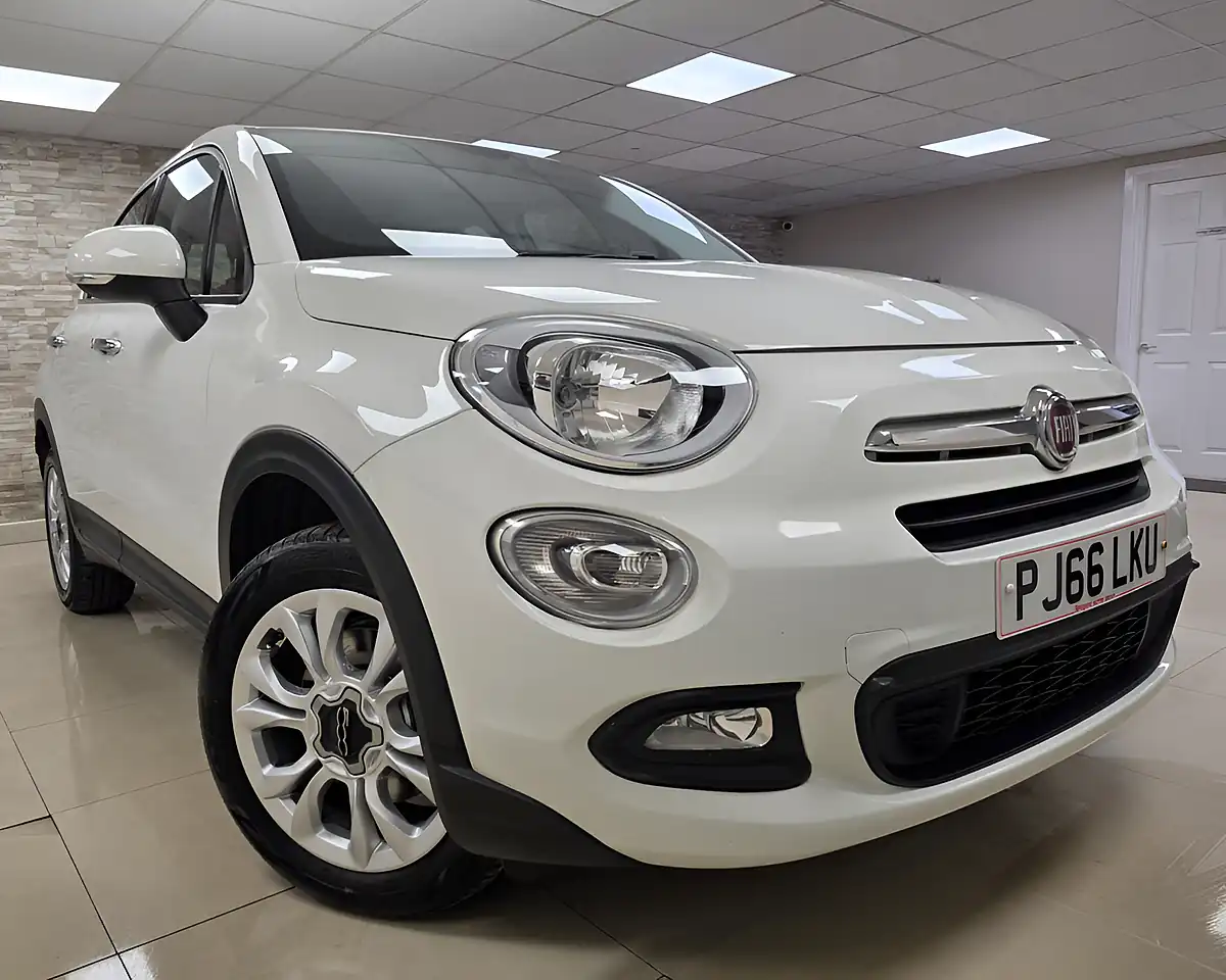 Used 2016 Fiat 500X City Look Pop Star Ice White - Front View