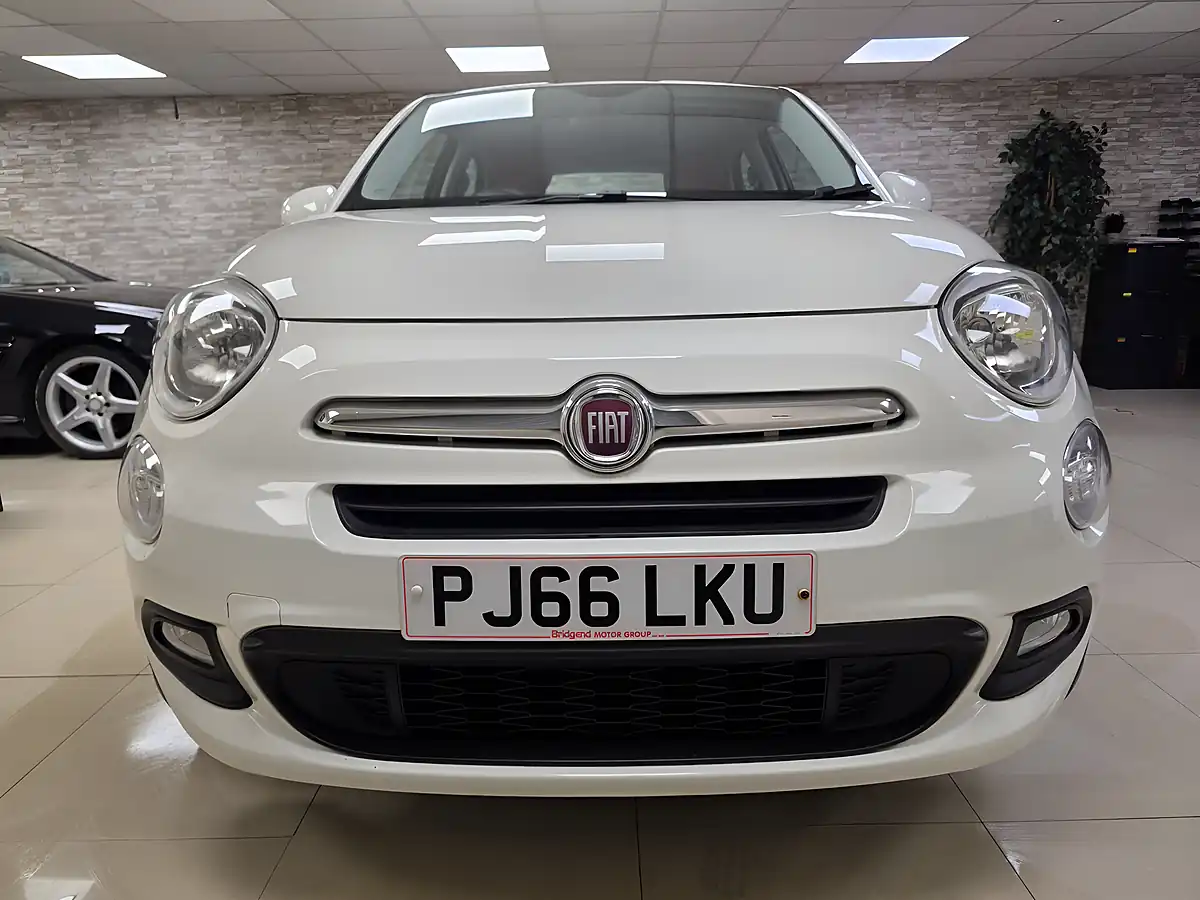 Used 2016 Fiat 500X City Look Pop Star Ice White - Interior and Exterior details 12
