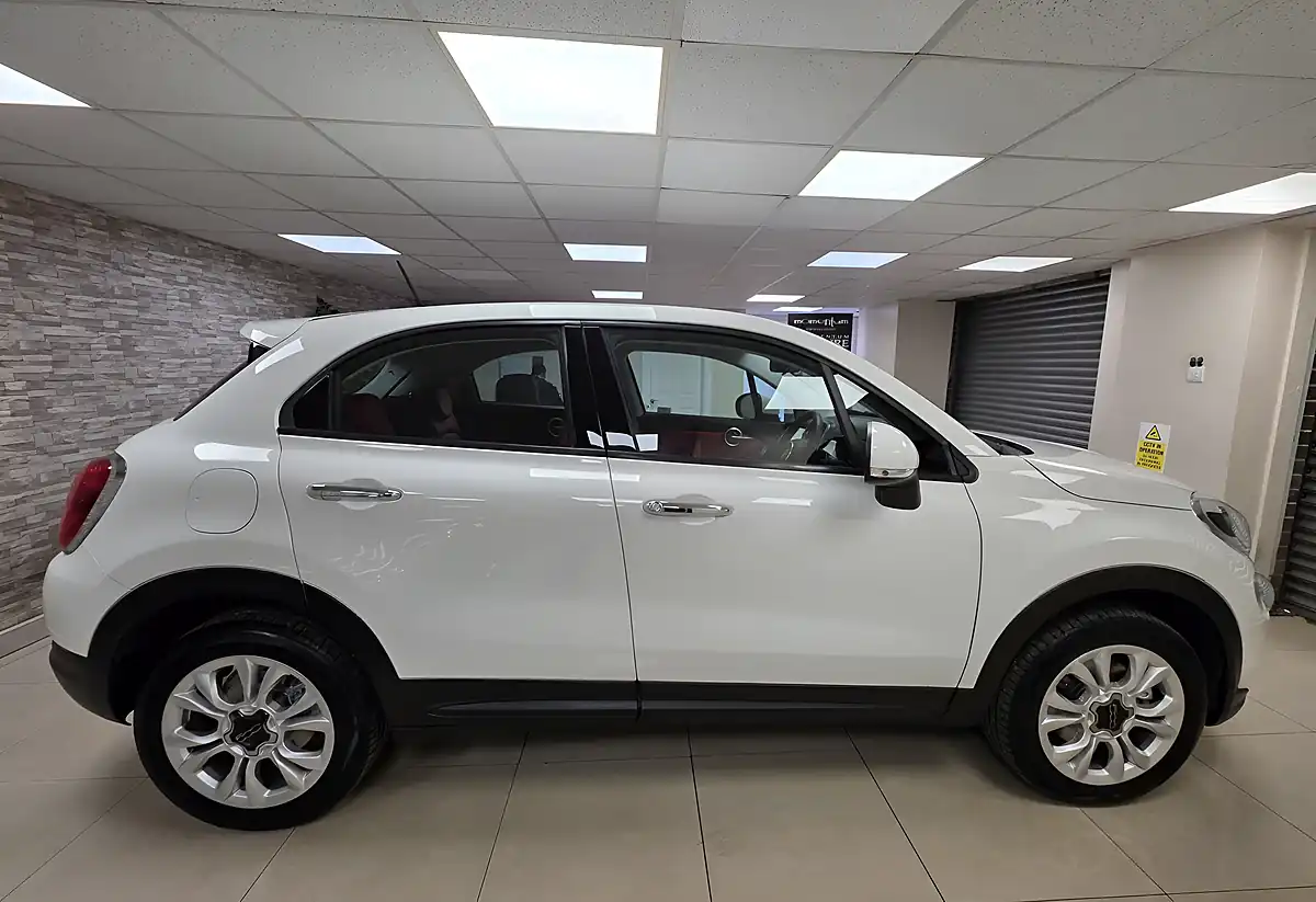 Used 2016 Fiat 500X City Look Pop Star Ice White - Interior and Exterior details 13