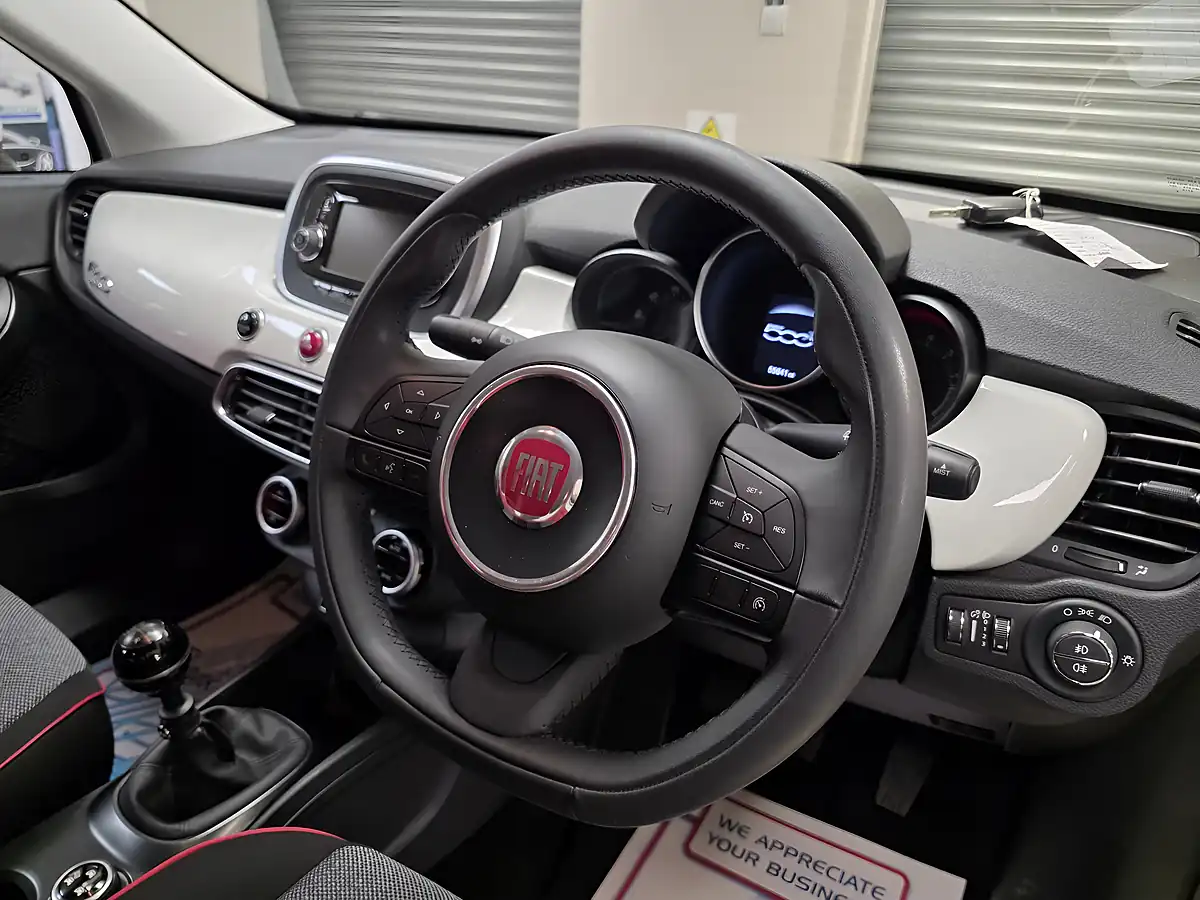 Used 2016 Fiat 500X City Look Pop Star Ice White - Interior and Exterior details 5