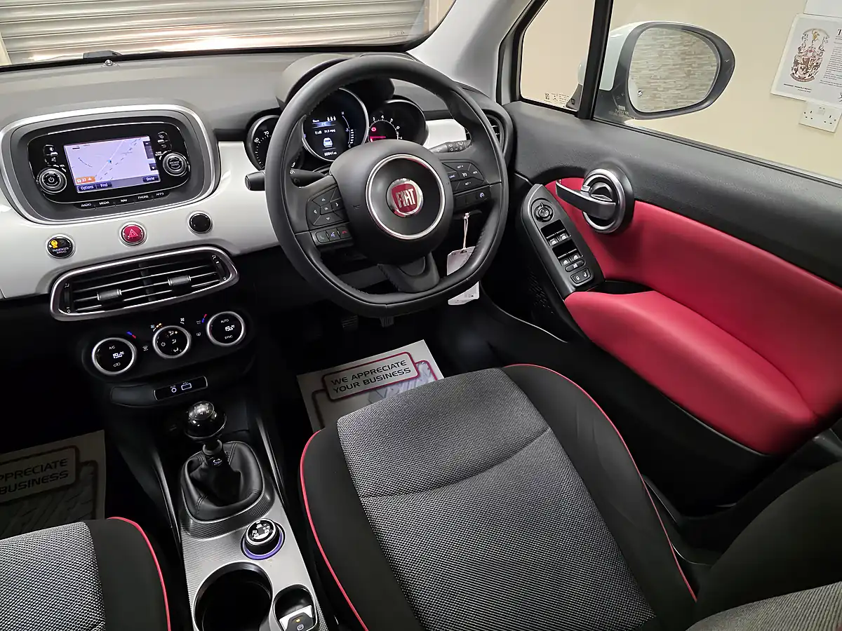 Used 2016 Fiat 500X City Look Pop Star Ice White - Interior and Exterior details 9