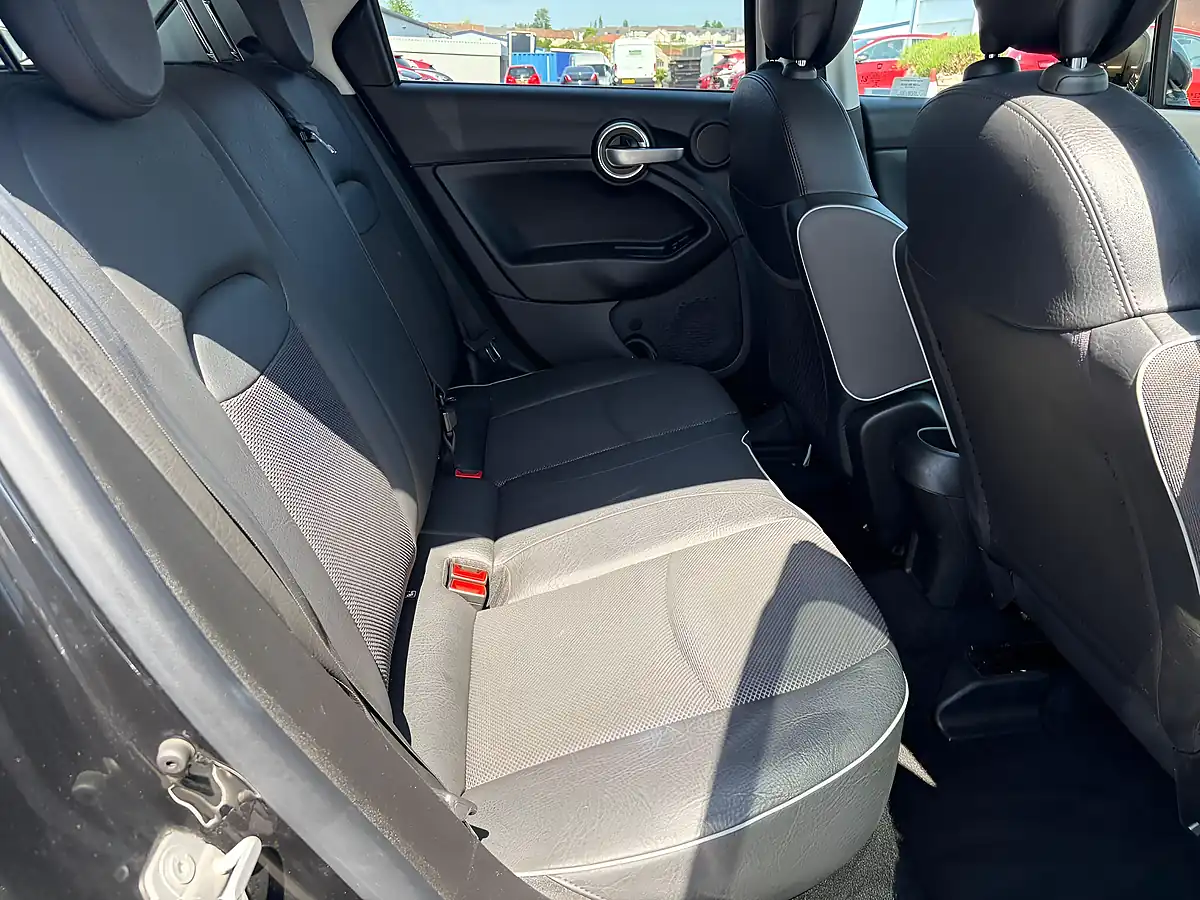 Used 2016 Fiat 500X Cross Black - Interior and Exterior details 13