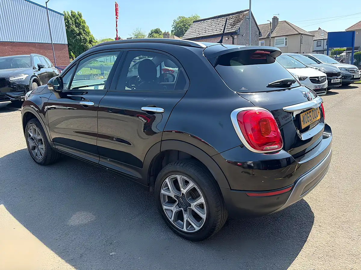 Used 2016 Fiat 500X Cross Black - Interior and Exterior details 7
