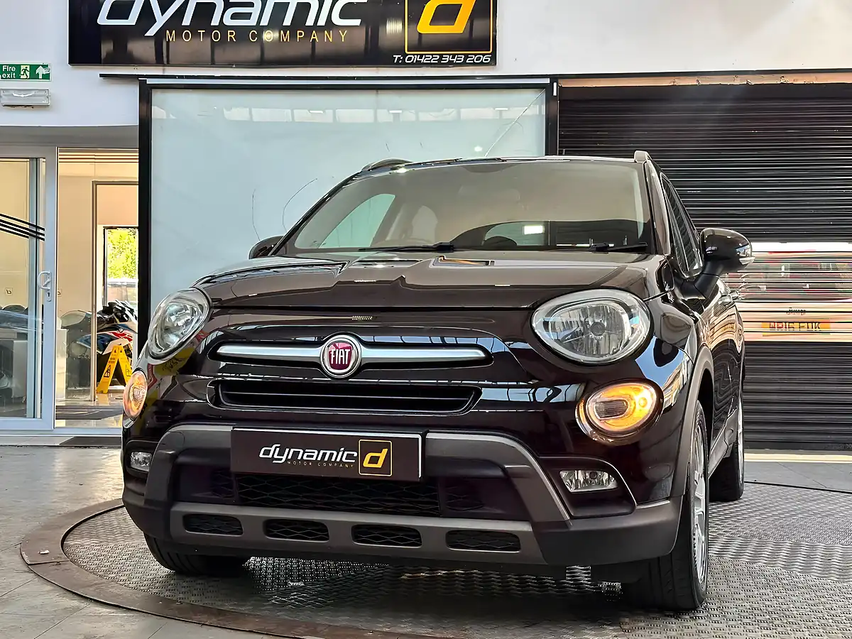 Used 2016 Fiat 500X Cross Black - Front View