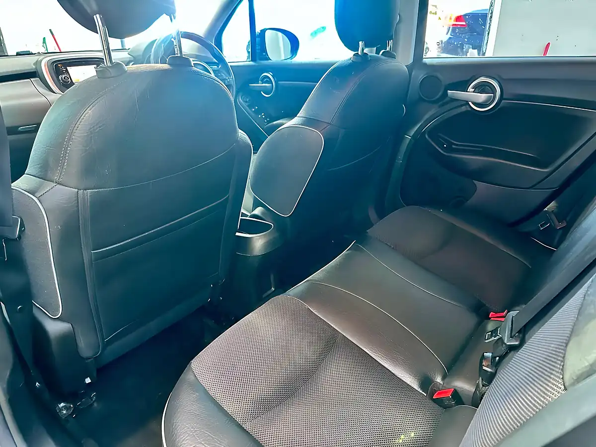 Used 2016 Fiat 500X Cross Black - Interior and Exterior details 15