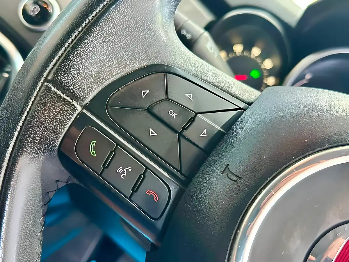 Used 2016 Fiat 500X Cross Black - Interior and Exterior details 17