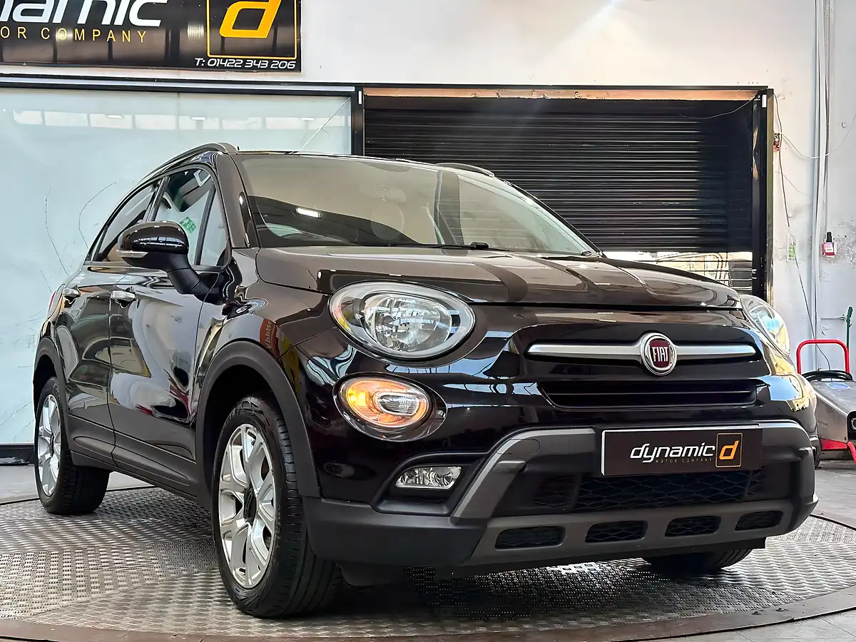 Used 2016 Fiat 500X Cross Black - Interior and Exterior details 2